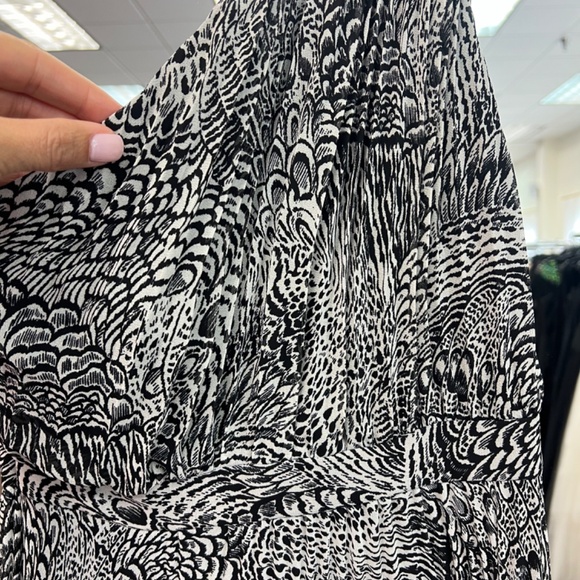 BCBGMAXAZRIA Fit & Flare Sleeveless Cocktail Pleated Asymmetrica size 0 NWT - Picture 8 of 8